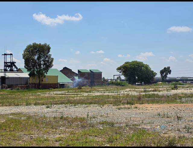 19,042M² VACANT LAND FOR SALE IN CITY DEEP